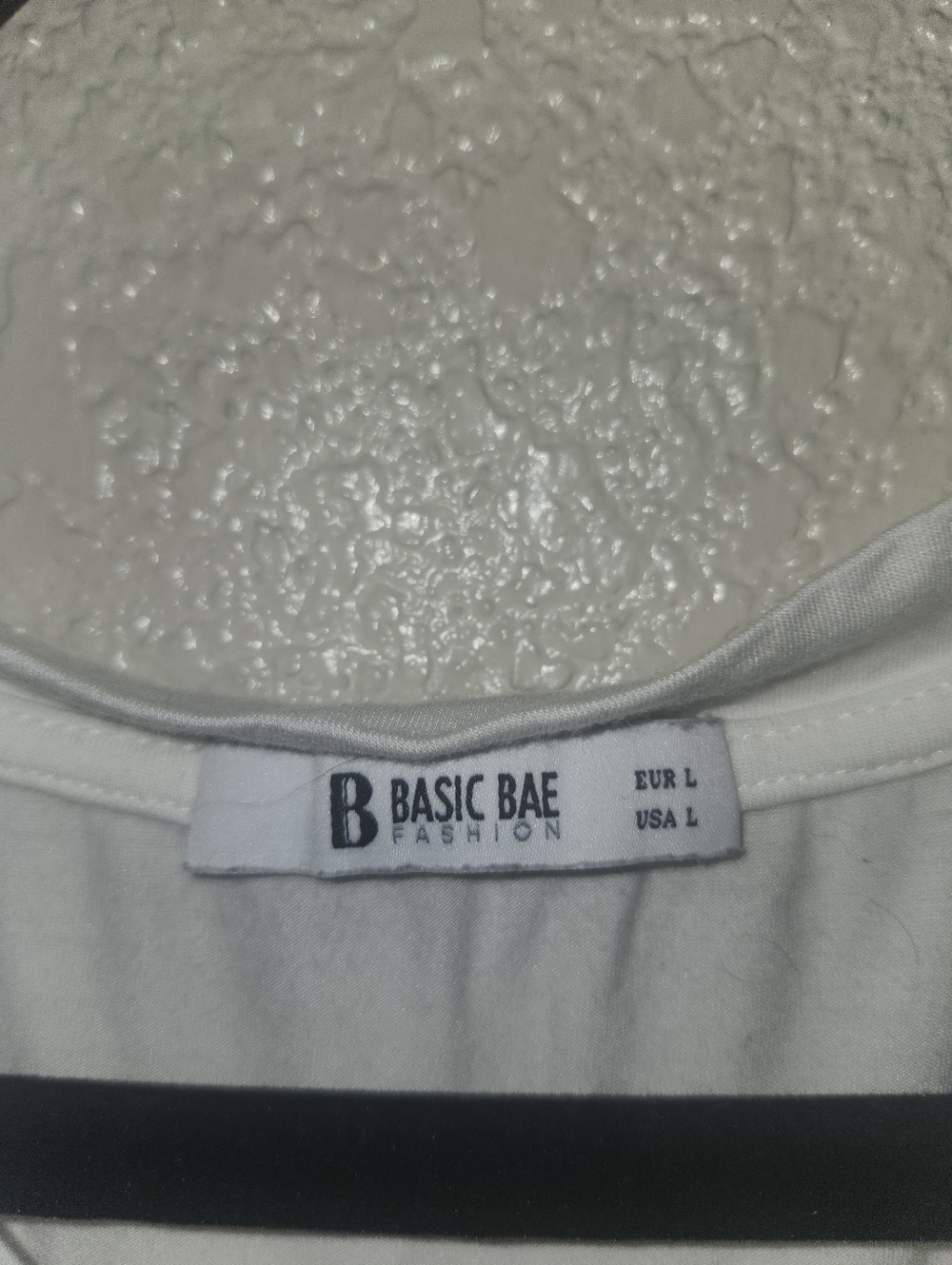 🤍NWOT Basic Bae "95% Bamboo🎋 5% Spandex V-Neck High-Low T-Shirt" White🤍 Large - Picture 6 of 11